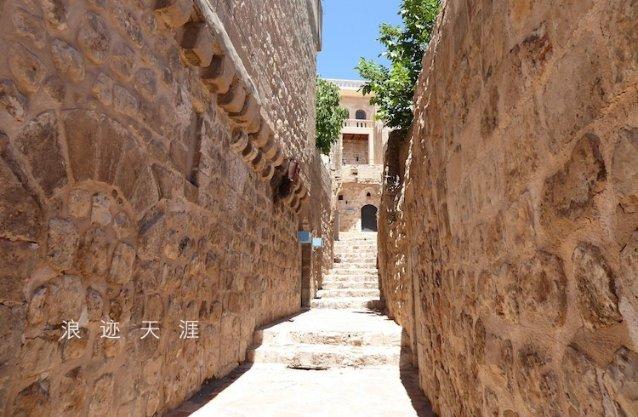 《大宅门》都为二奶奶的丫鬟和杨九红斗，为啥槐花惨死，香秀上位