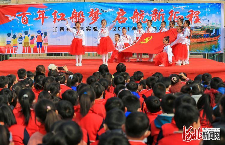 “我想以摄影师的身份出现在大家面前”——叶锦添新书《凝望:我的摄影与人生》举行分享会