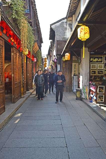 大型警车找轮胎