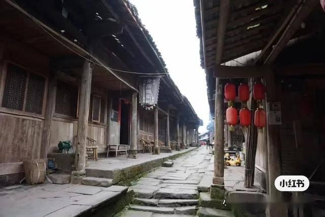 逃出足球场